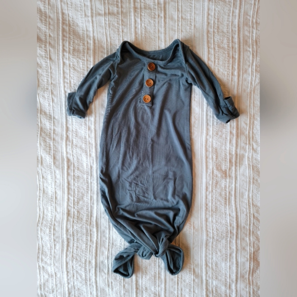 Caden Lane Bamboo Knot Gown (0-3M)